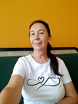 I drink coffee – видео вебкам-модели Celine_Faer1