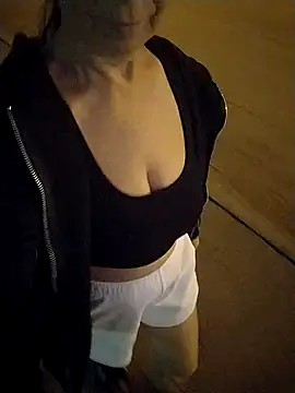 Night walk❤️ – video modela na kameri Celine_Faer1
