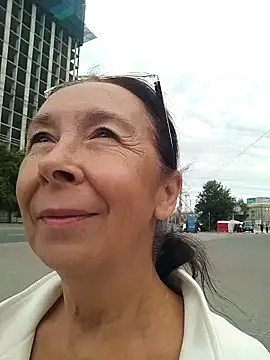 Public Show– Celine_Faer1 kameramodell videója