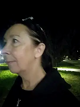 Walking around the city at night 😍🏙️🌆 Public Show – video od webkamerové modelky Celine_Faer1