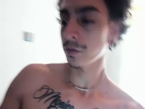 shaving my head, cutting my hair - vidéo du modèle de showcams xxxmethodic