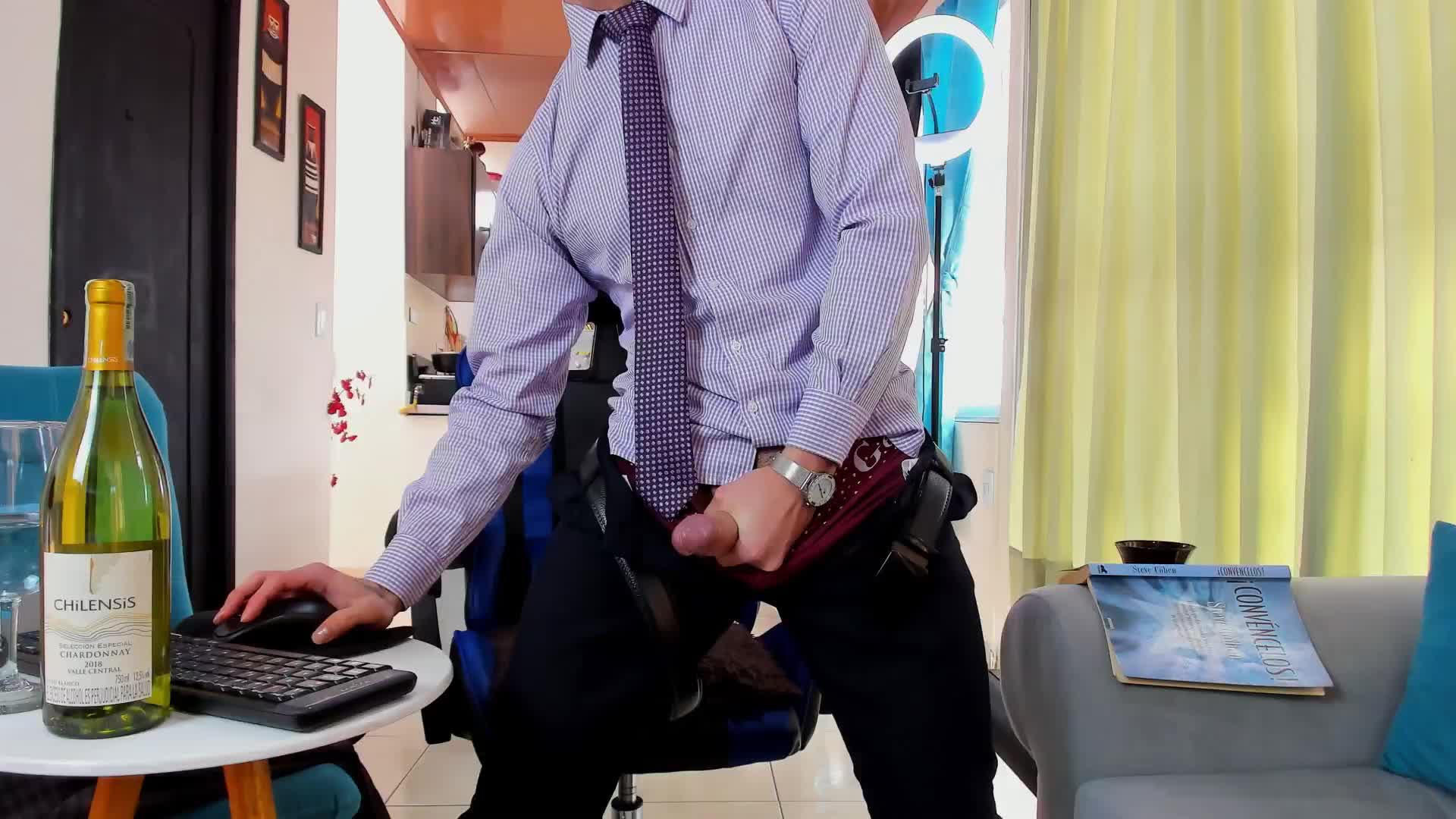 stylish guy masturbates and shows his perverted side - ক্যাম মডেল LiamCossio_-এর ভিডিও