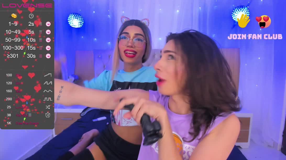 My friend loves to keep my cock in her mouth - video av Madison_Medina cam model