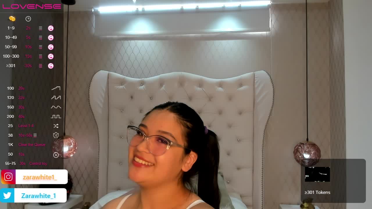 Fuck dildo – video od ZarahWhite