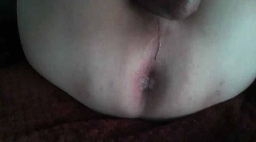 Fingering my asshole - video by pigboybi cam model