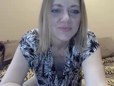 Striptease - ক্যাম মডেল YourQueenX-এর ভিডিও