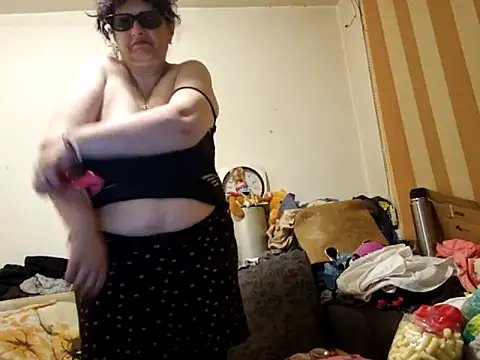 [1 May Private Show naked - video by Samantha_Squirt@xh cam model
