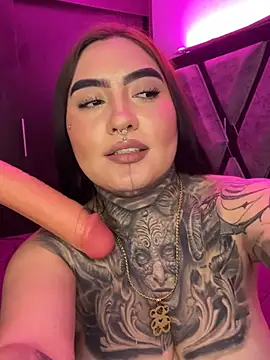 Bu whit big dick – video od webkamerové modelky CloeeBeckam