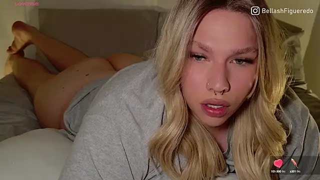 Playing with my hole 😈🍑 - Video von Bellash_Figueredo Cam-Model