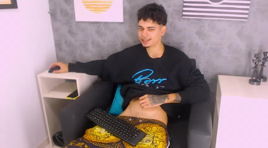 [12 Jun 10:38] Private Show – video od webkamerové modelky cristopher_maclean