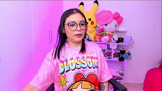 Kraken 🐙 dildo in pussy up close!! - видео от уебкам модела cinna_monroll