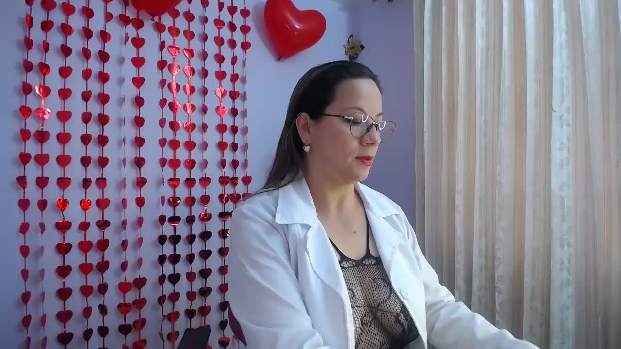 Cigarette and tit stimulation - 視頻由 Sex-Psychology 主播提供