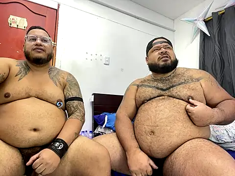 GREGORY SUCKING BRAYAN'S COCK - video by Bearspigdirty cam model