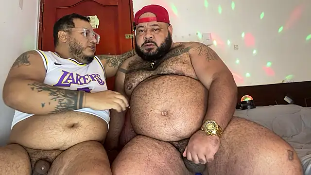 KISSES, HANDJOBS AND MASTURBATION - βίντεο μοντέλου Bearspigdirty