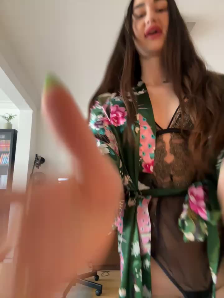 [27 Jan 11:59] Private Show FUCK MY ASS - відео від вебкаммоделі Fortune_888