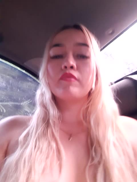 Show in the car - video by Danielavegax cam model