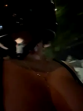 I TAKE MY TITS OUT OUTDOORS🍋🍋 - video by Danielavegax