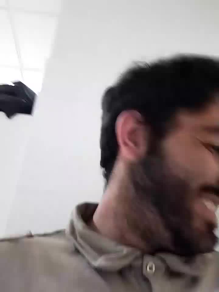 Gag mouth with finger's - video by Fatbear-xavi cam model