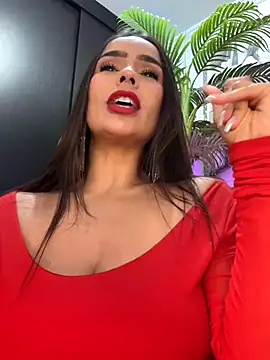 washing dishes with her tits out
