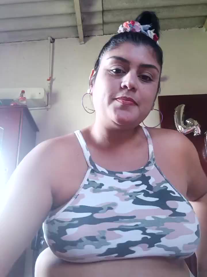 Squirt - video by AlyDenalioficial cam model
