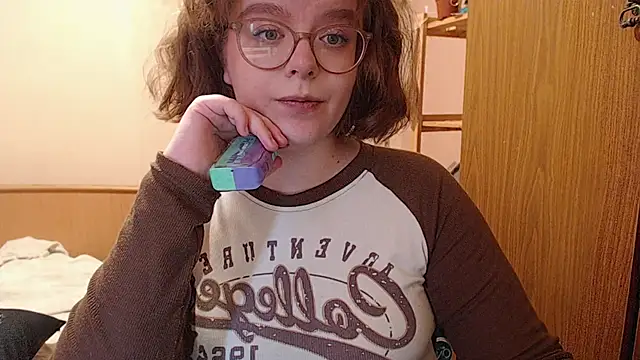 boobs playing– Chmiri_cb kameramodell videója