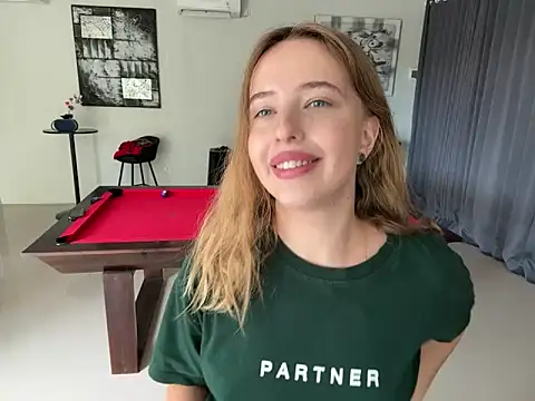PVT. SHOWER/KISSING/MASTURBATION - video av Nura_n_Sarah cam-modell
