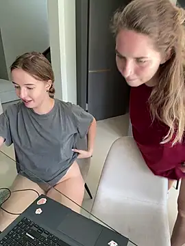 PVT. NAKED DOGGY, ASSLICKING - video av Nura_n_Sarah cam-modell