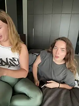 PVT. LICK ASSHOLES IN SHOWER - Nura_n_Sarah 캠 모델의 동영상