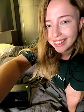 PVT. KISSING/FINGERING/NIPPLE SUCKING - Nura_n_Sarah 캠 모델의 동영상