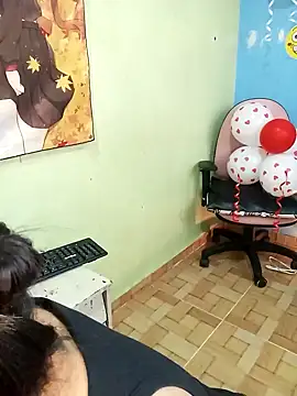 playing with my saliva on my face - vídeo de la modelo de cam shinobu_kocho_11