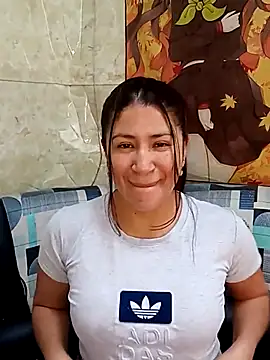 spit show while doing my make-up - vídeo de la modelo de cam shinobu_kocho_11