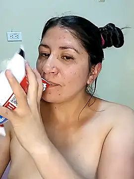 crazy saliva and bubbles show - vídeo de shinobu_kocho_11 modelo de câmara