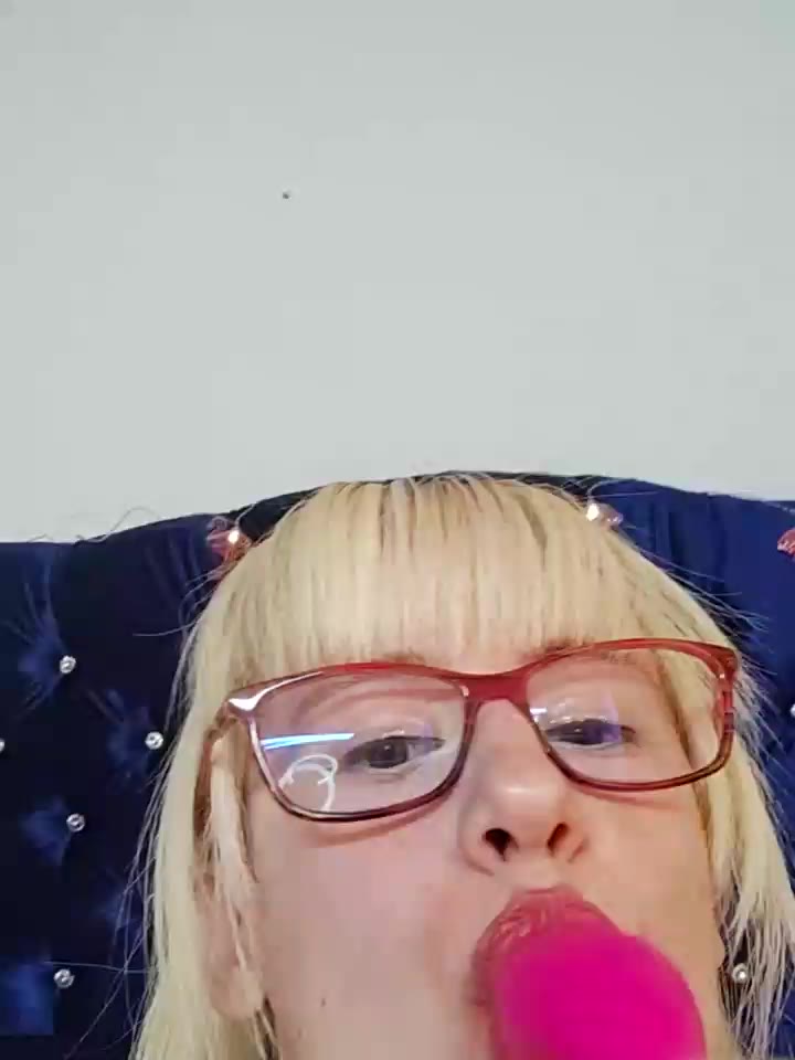 [11 Feb 10:20] Private Show - clip cu 69liamilk69 model videochat