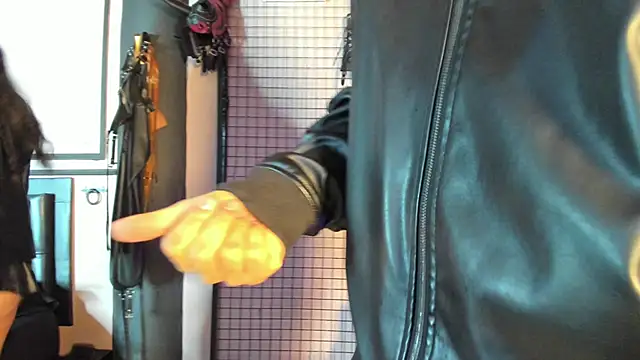 1 hour of hot show - video by Twisted_Fantasy cam model