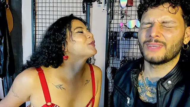 THE QUEEN OF BURPS IS BACK TO ANNOYING TADEO - video di Twisted_Fantasy modella di cam