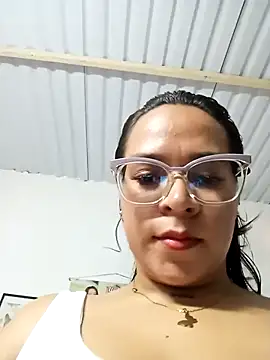 W - video by Dirty_Cristelshop cam model