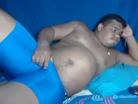 Public Show - video by PONSE_LATINO cam model