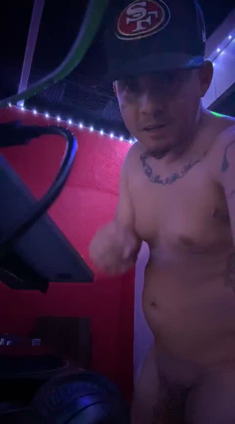 [8 Jun 23:31] Private Show Daddy DJing Naked