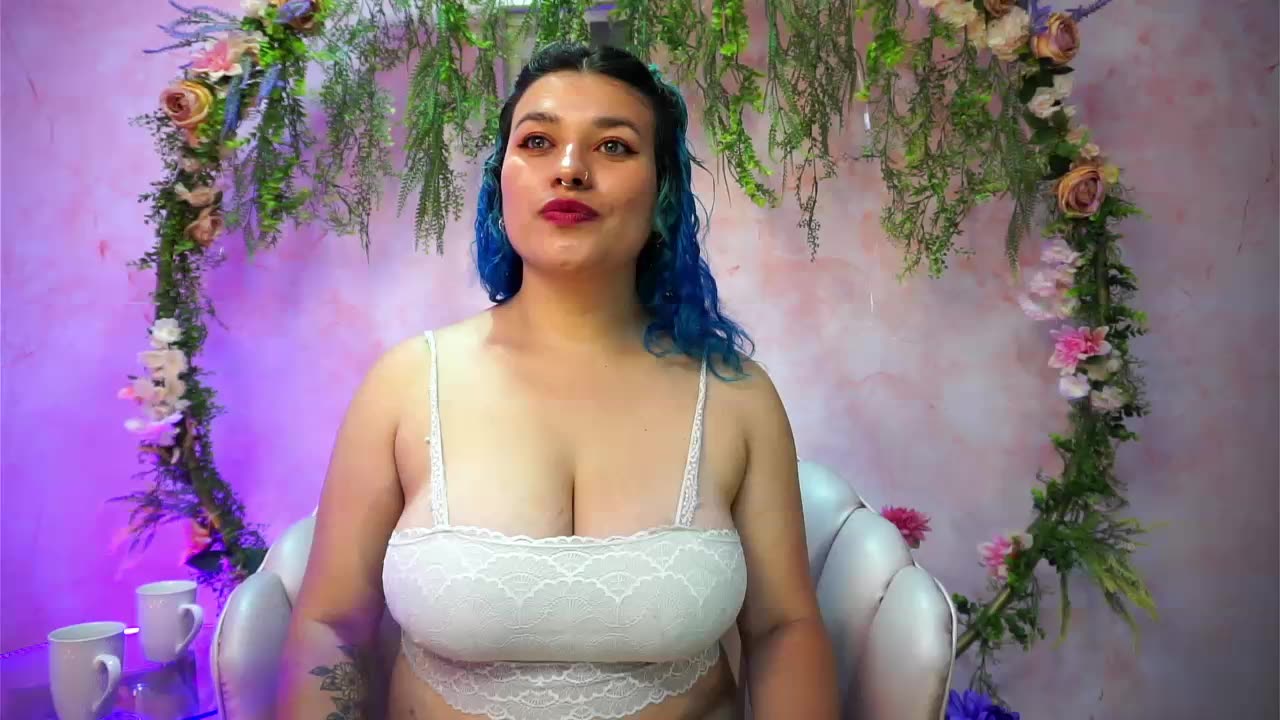 PLAY WITH MY TITS AND SEE MY PUSSY - วิดีโอโดย alix_bay โมเดลแคม