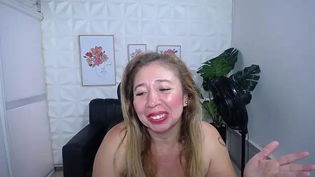 [31 May 12:45] Private Show - video by Valentinaa_mature cam model