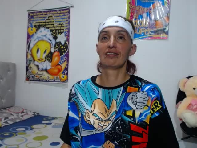 4 fingers in pussy and squirt - video by anyu1306 cam model