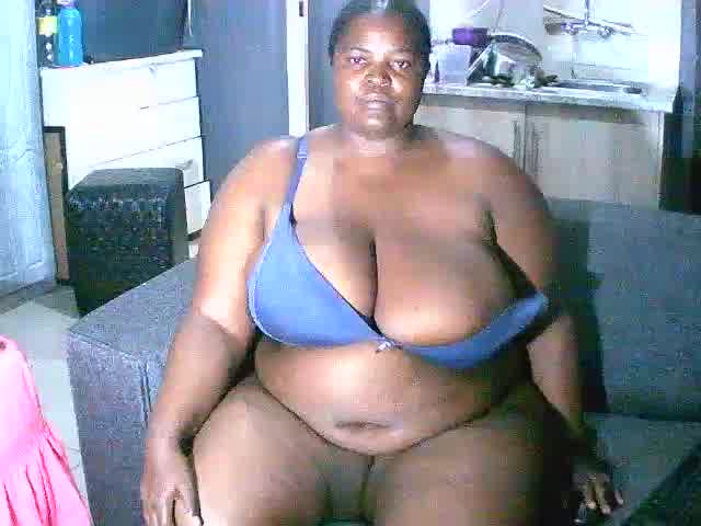 [27 Apr 21:12] Private Show - video van ChubbyLucia cam-model