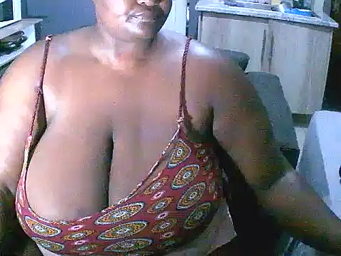 [26 Jan 00:53] Private Show - video van ChubbyLucia cam-model