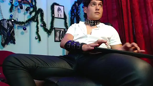 Diego with clamps - vidéo du modèle de showcams dom2travelersss