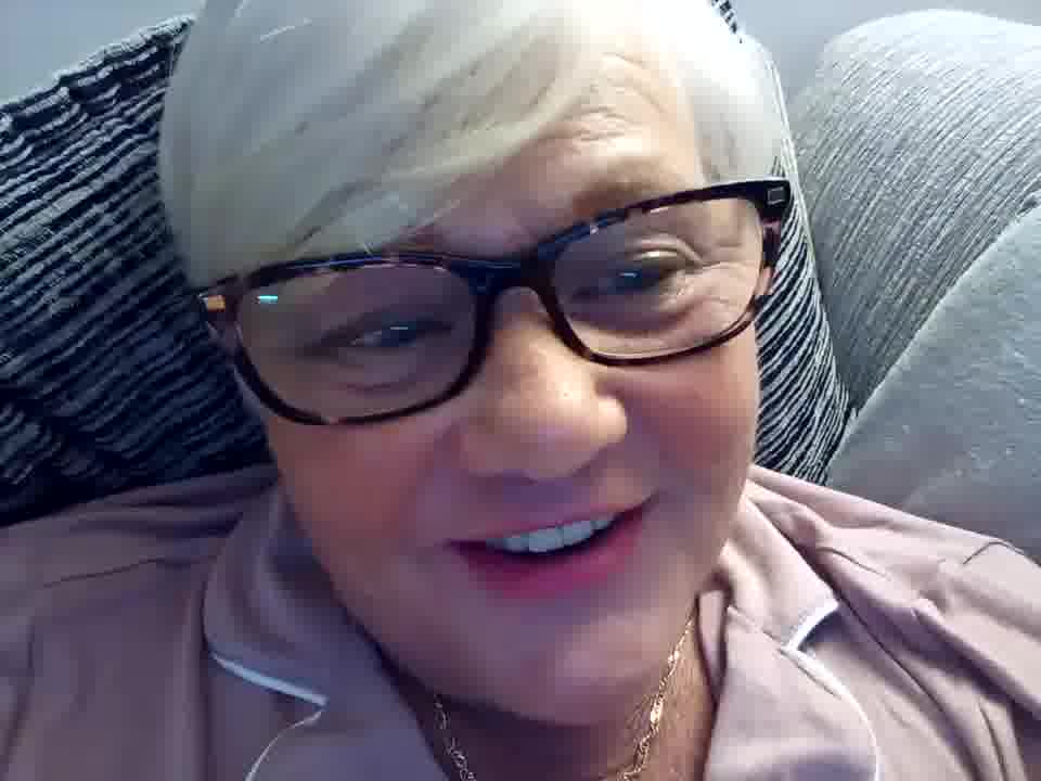 A very greedy Granny - βίντεο μοντέλου suesinner