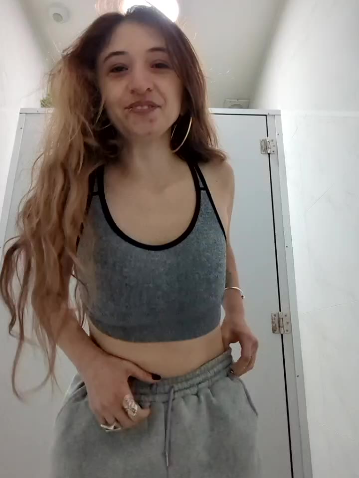 Naughty in public toilette - video by gabyenlalunax cam model