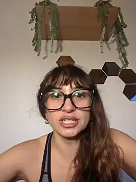 Fuck my Juice pussy close up - video by gabyenlalunax cam model