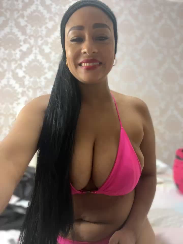 SUCK DILDO, DOUBLE PENETRATION AND SQUIRT - vídeo de la modelo de cam sofia_xxx02